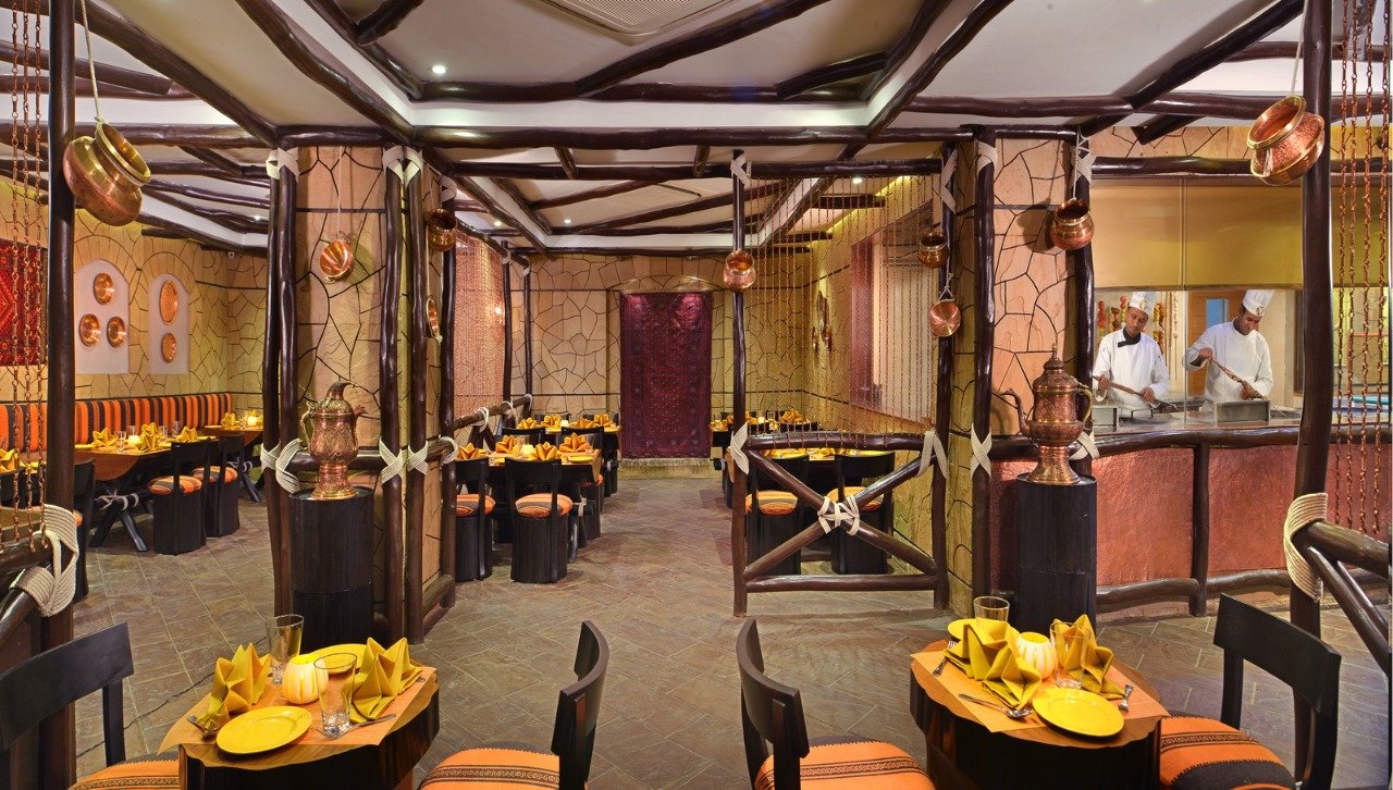 Restaurants & Cafes
